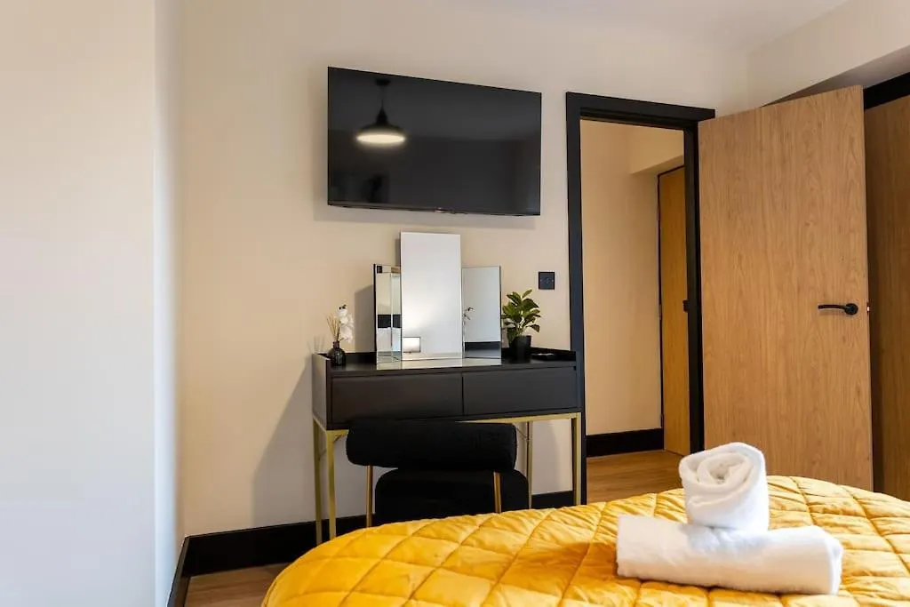 The Berriman Collection Stylish 2 Bedroom Apartment Cardiff