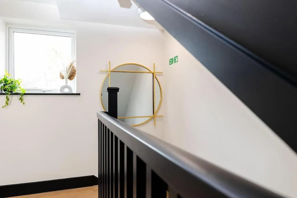 The Berriman Collection Stylish 2 Bedroom Apartment Cardiff 0*,  United Kingdom